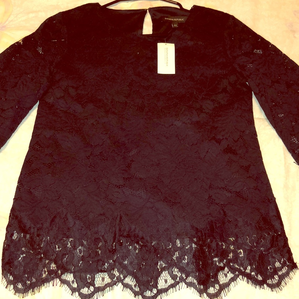 Beautiful lace Banana Republic navy blue top